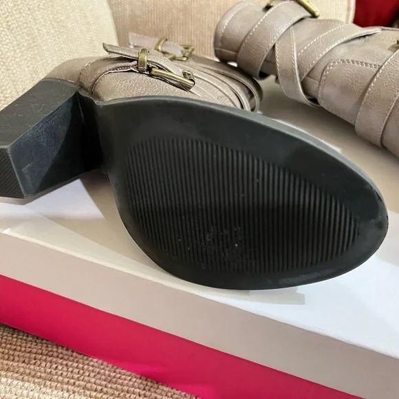 Booties - Picture 3 of 3